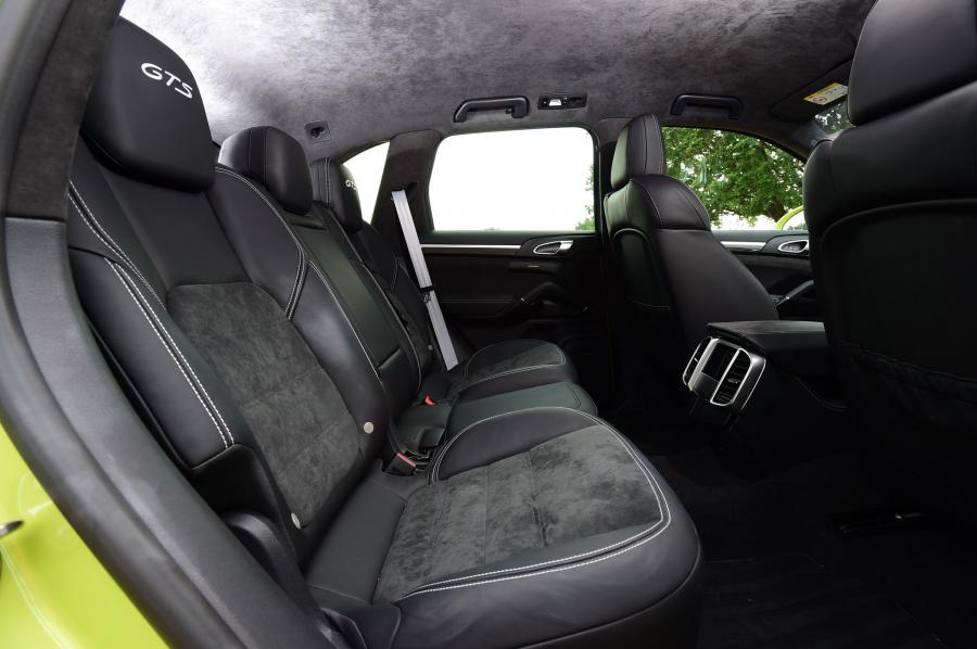 Porsche Cayenne GTS 2014 года  (UK) (фото 4 из 5)